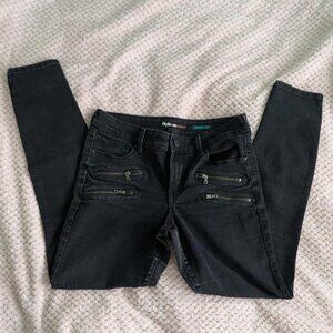 Style & Co demin black waisted skinny jeans with zipper detail